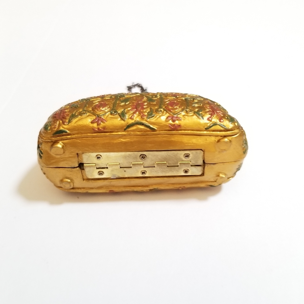*-Just the Right Style by Raine Tapestry Purse - Picture 5 of 7